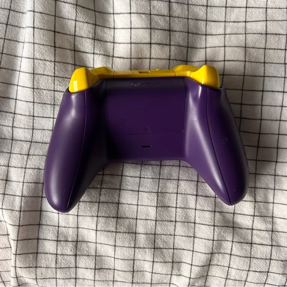 Custom Xbox controller - Picture 4 of 4